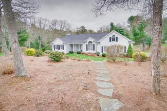 19 Forest Hills Rd, Cotuit, MA 02635