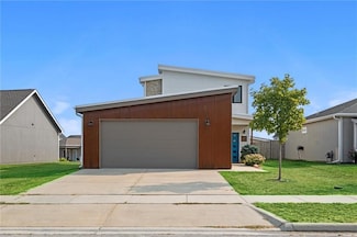 2521 E 25th Place, Lawrence, KS 66046