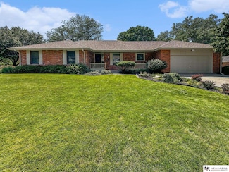 811 Rockhurst Dr, Lincoln, NE 68510