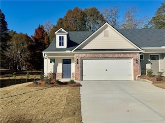 42 Silver Leaf Ln, Dawsonville, GA 30534