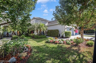 2211 Marquesa Cir, Naples, FL 34112
