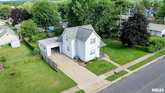 1713 N 5th St, Clinton, IA 52732