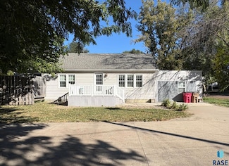 3131 N Jessica Ave, Sioux Falls, SD 57104