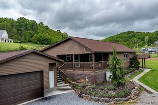 1075 Soap Hollow Rd, Johnstown, PA 15905