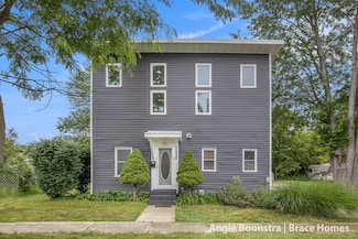 267 Center St, Coopersville, MI 49404