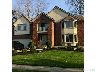 73 King Anthony Way, Getzville, NY 14068