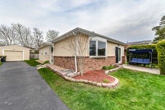 565 Sundance Ct, Carol Stream, IL 60188