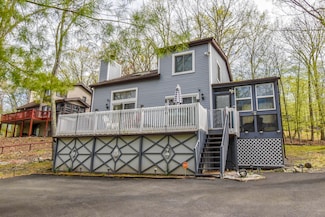 114 Salisbury Rd, Bushkill, PA 18324