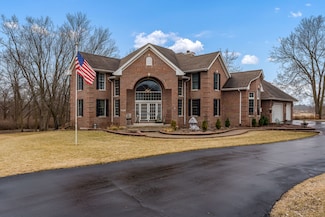 9062 Forest Ridge Dr, Roscoe, IL 61073