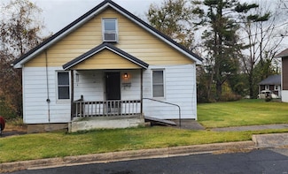 753 Oak St, Chester, IL 62233