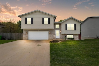 443 Scott Ct, Hartford, WI 53027