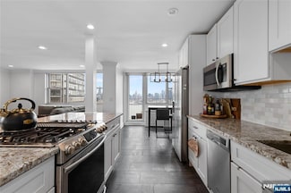 6040 Boulevard E Unit 18c, West New York, NJ 07093