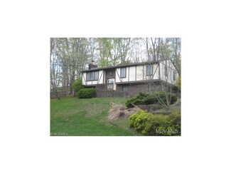 124 N Hills Dr, Parkersburg, WV 26104