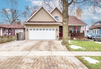 813 E Grand Lake Blvd, West Chicago, IL 60185