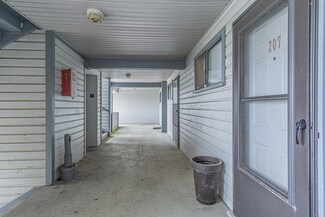 560 Pleasure Island Blvd Unit 207, Port Arthur, TX 77640