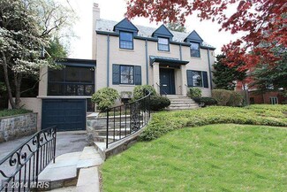 6214 Winston Dr, Bethesda, MD 20817