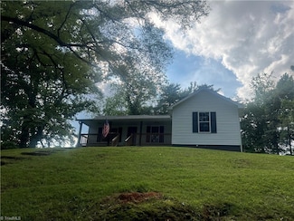 294 Pipers Gap Rd, Mount Airy, NC 27030