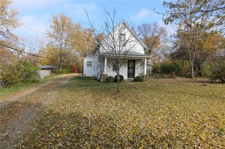 934 County Line Rd, Kansas City, KS 66103