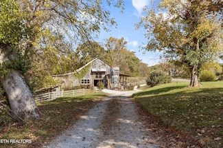 170 Lewis Ln, Tellico Plains, TN 37385