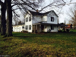 163 Oak St, Leetonia, OH 44431