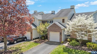 7 Aynsley Ct, Montville, NJ 07045