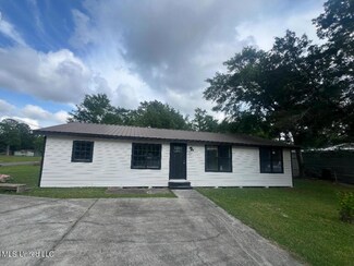 4324 Earl Blvd, Moss Point, MS 39563