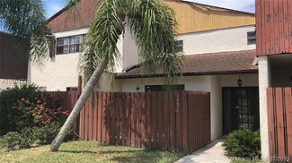 1403 White Pine Dr, Wellington, FL 33414