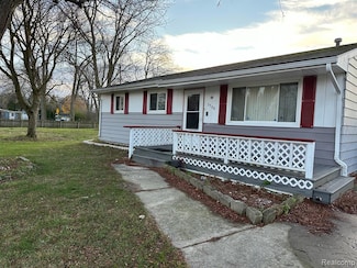 3706 Olive St, Saginaw, MI 48601