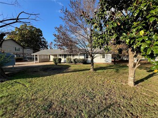 1149 Mistletoe Ln, Poplar Bluff, MO 63901