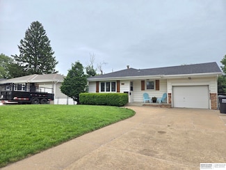 713 Janes View St, Papillion, NE 68046