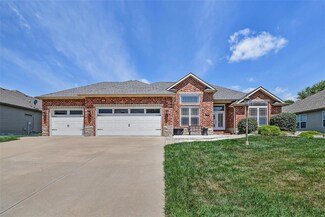 1210 Seasons Dr, Godfrey, IL 62035