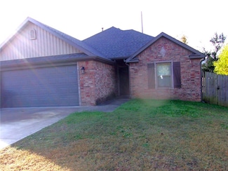 421 Lucian Ln, Springdale, AR 72764