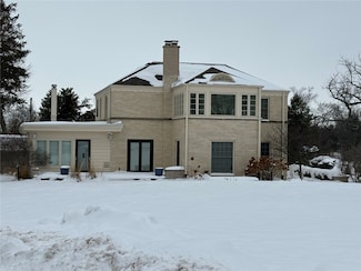 2241 Linden Dr SE, Cedar Rapids, IA 52403