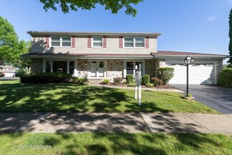 943 N Quince Ln, Mount Prospect, IL 60056