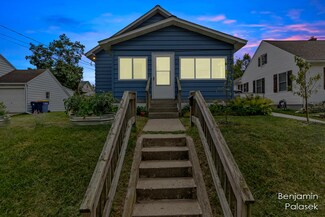 932 Arlington St NE, Grand Rapids, MI 49505