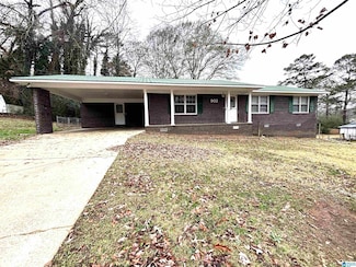 902 Ridge Dr, Weaver, AL 36277