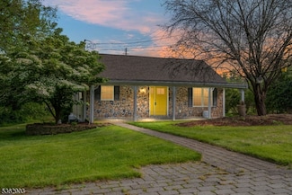 42 Stehr St, Branchville, NJ 07826