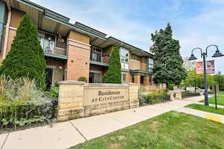 15295 W Library Ln Unit 110, New Berlin, WI 53151