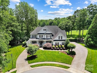19946 River Falls Dr, Davidson, NC 28036