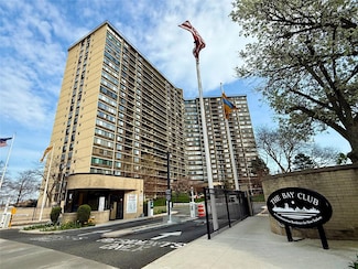 2 Bay Club Dr Unit 2M, Bayside, NY 11360