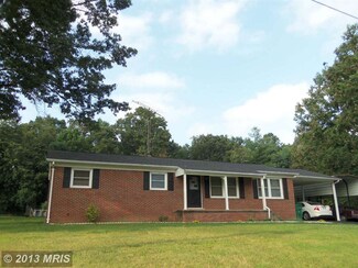 7153 Oak Dr, Reva, VA 22735