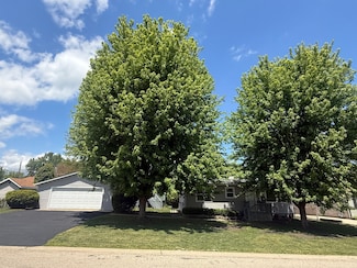 528 Ivy Ct, Round Lake Beach, IL 60073