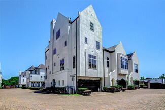 9941 Woodwind Ln N, Houston, TX 77025