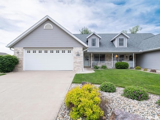 1909 Dane Kelsey Dr, Pekin, IL 61554