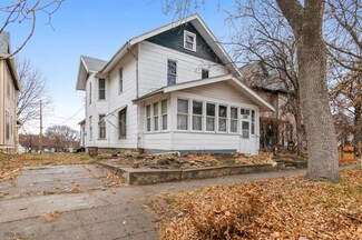 1219 4th St, Perry, IA 50220