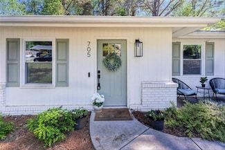 705 Stewart Cir NW, Marietta, GA 30064
