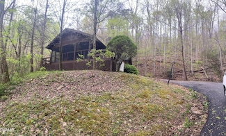 2744 Black Walnut Flats Rd, Sevierville, TN 37862
