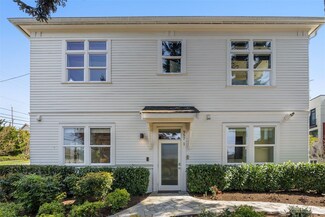 957 W Mcgraw St Unit 1, Seattle, WA 98119