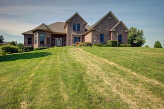 20 Long Grove Dr, Monticello, IL 61856
