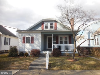 137 E Chestnut St, Cleona, PA 17042